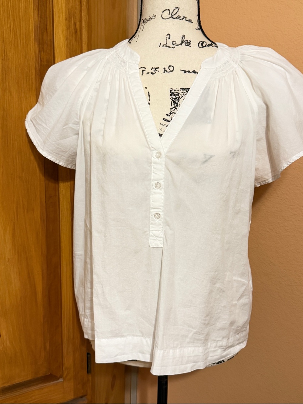 Philosophy White Short-Sleeve Button V-Neck Blouse